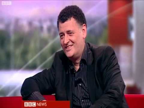 Read more about the article Steven Moffat interview on BBC Breakfast, december 2011