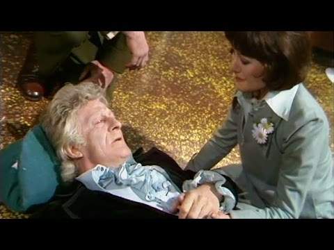 Read more about the article Third Doctor regenerates – Jon Pertwee to Tom Baker