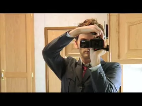 Read more about the article David Tennant’s Doctor Who Video Diary | Smith & Jones